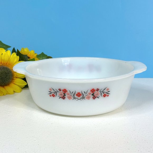 Vintage Fire King Primrose 2 Qt Casserole Dish - Picture 7 of 7